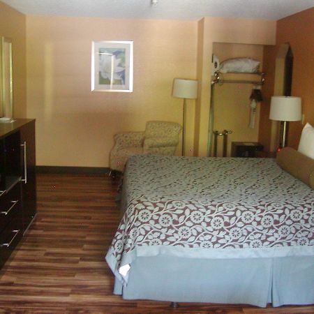 Days Inn By Wyndham Marietta White Water Exteriér fotografie