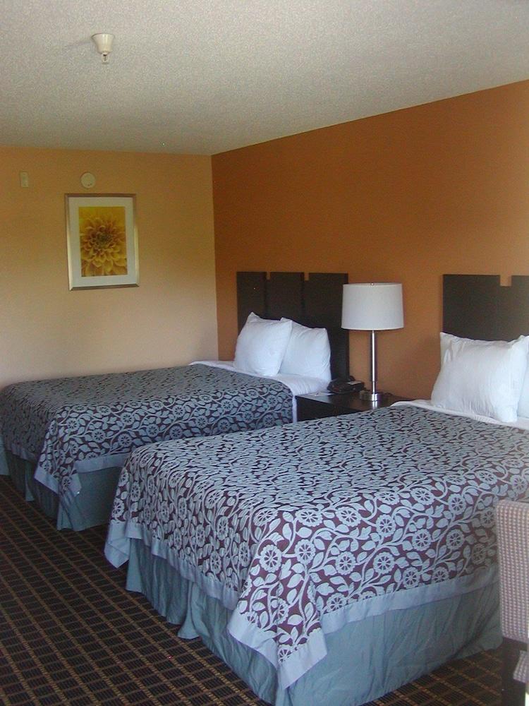 Days Inn By Wyndham Marietta White Water Exteriér fotografie