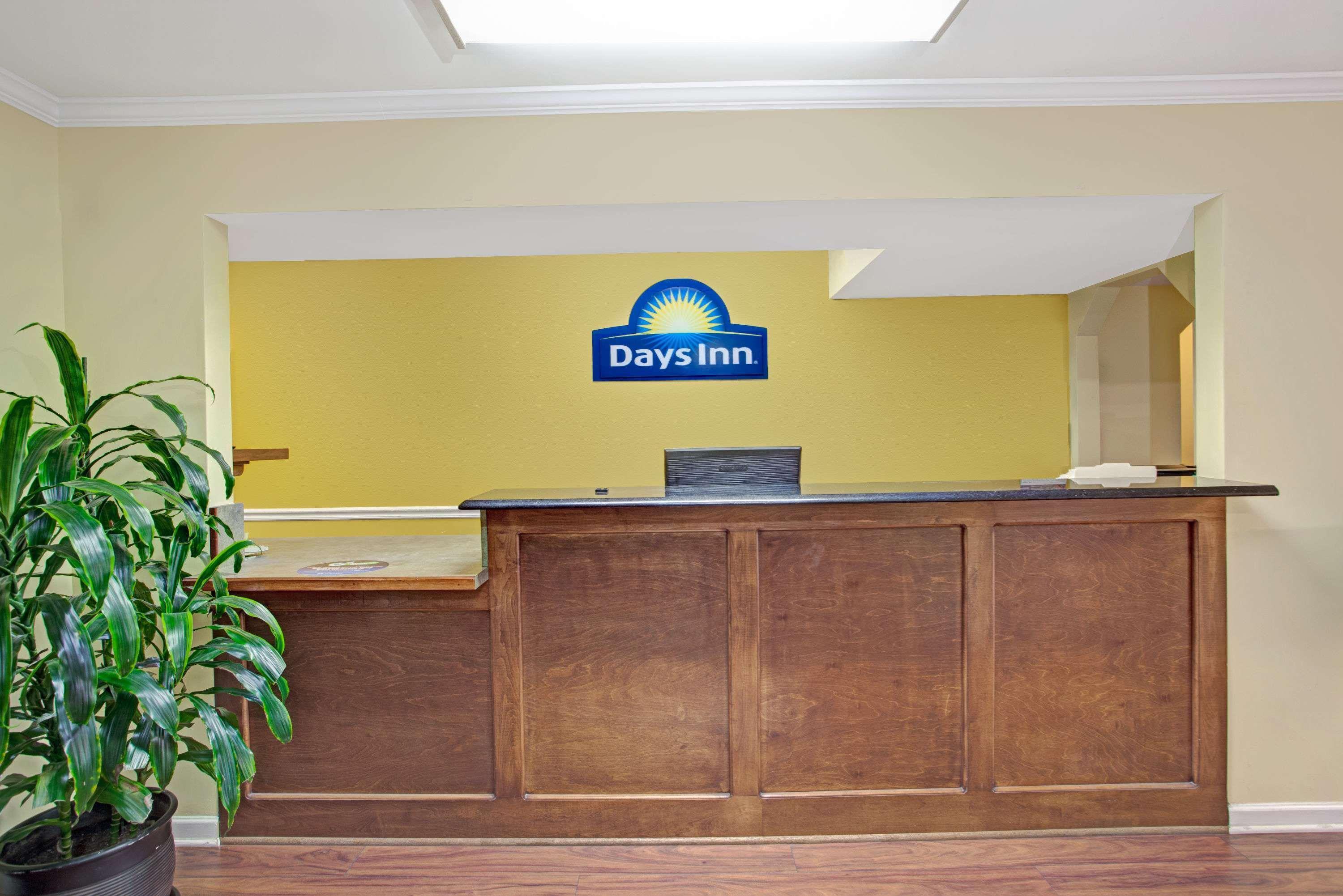 Days Inn By Wyndham Marietta White Water Exteriér fotografie