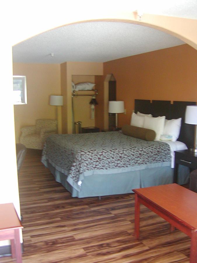 Days Inn By Wyndham Marietta White Water Exteriér fotografie
